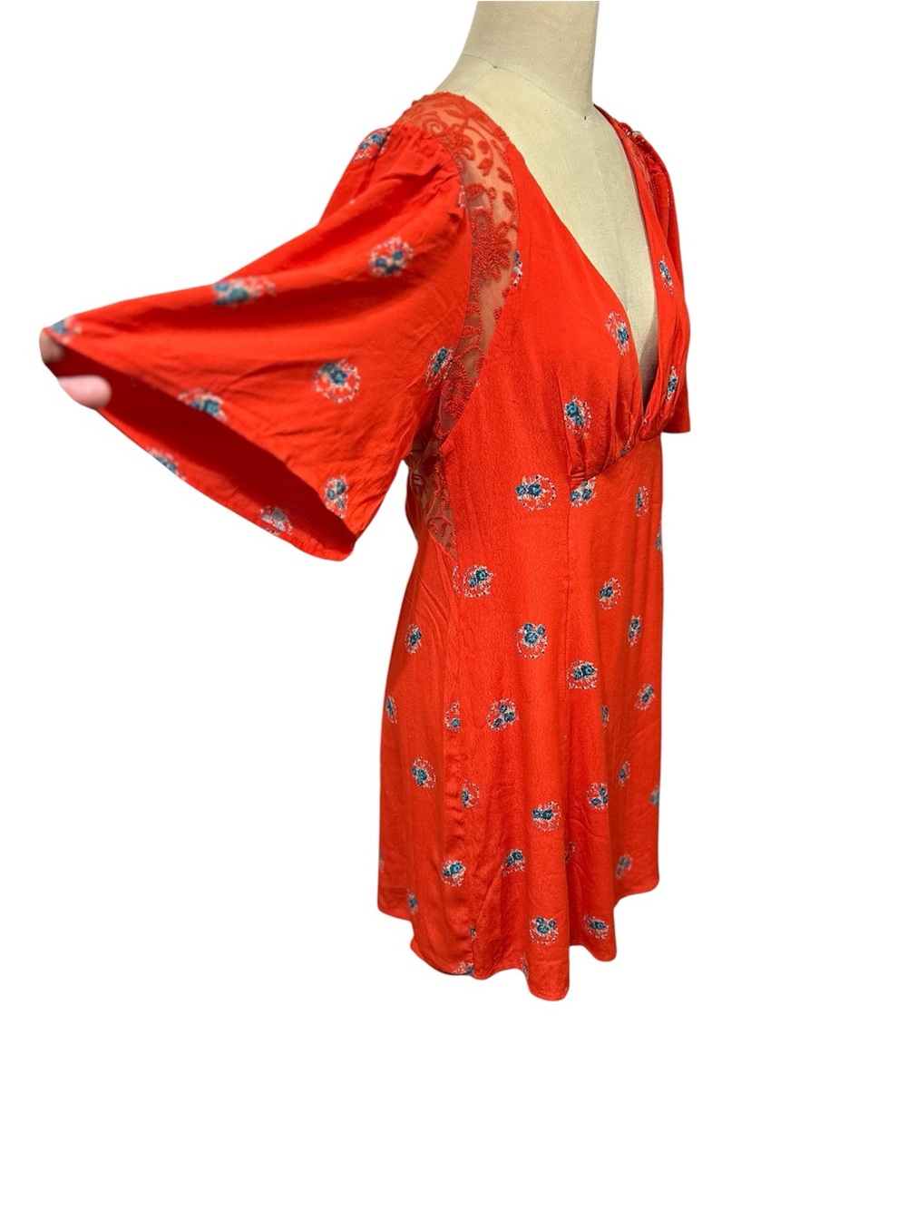 FREE PEOPLE Women Mocking Bird Backless Coral Red Lace Floral Mini Dress size 12 - Picture 7 of 16